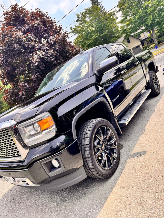 Wheelchair Accessible 2015 GMC Sierra Denali 6.2L V8 in Cars & Trucks in Barrie