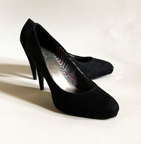 EXCLNT LADIES NEW VINTAGE BLACK SUEDE HIGH 4" HEELS sz7.5 FIONI in Women's - Shoes in Stratford