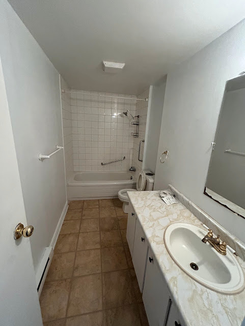 ELLIOT LAKE: 2 Bedroom detached backsplit on a corner lot in Long Term Rentals in Sudbury - Image 4