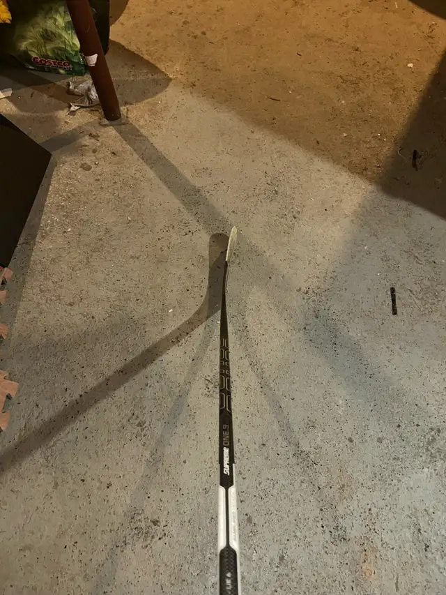 hockey sticks in Hockey in Cornwall - Image 9