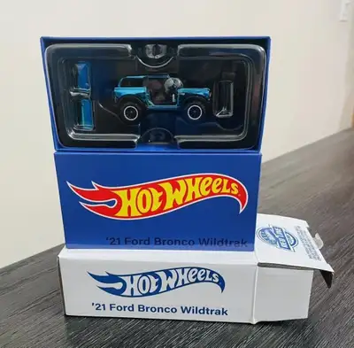 Hot Wheels RLC Exclusive ’21 Ford Bronco Wildtrak. The doors not only open, but they can be removed...