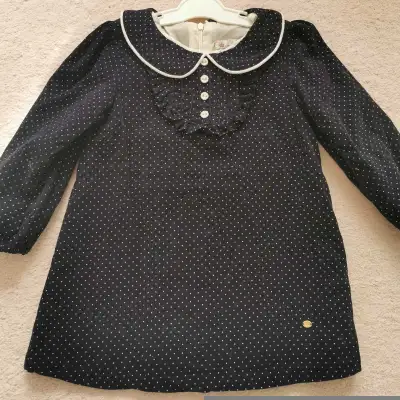 In Excellent good condition, maybe worn once. No stains no rips or tears Size 2t