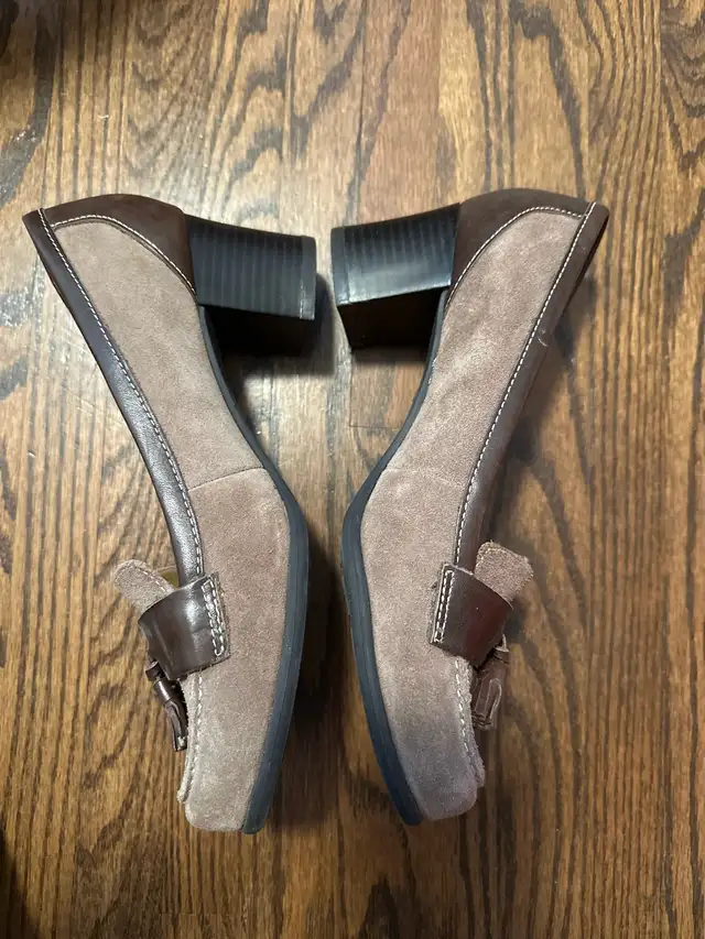 ladies shoes size 8 in Women's - Shoes in Hamilton - Image 3