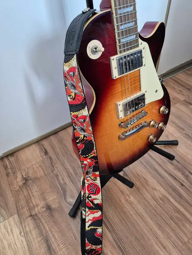 Les Paul Epiphone 60s Standard in Guitars in Ottawa - Image 6