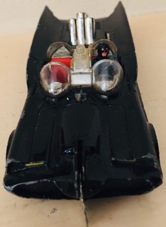 RARE VINTAGE CORGI TOYS BATMAN BATMOBILE DIECAST dans Art et objets de collection  à Brantford - Image 3