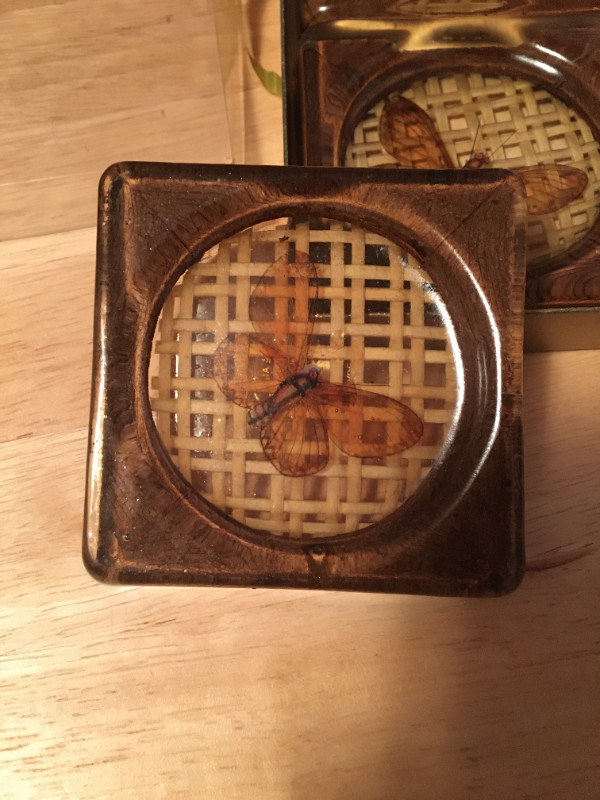 4 vintage Lucite coasters in Home Décor & Accents in Gatineau - Image 3