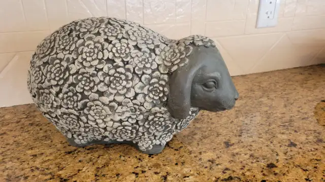 Brand New sheep decor. Indoor/Outdoor Statue. H-9" L-14" in Outdoor Décor in Edmonton - Image 2