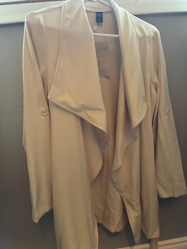 Ladies coat in Women's - Tops & Outerwear in Kitchener / Waterloo - Image 2