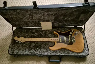 Pristine! 2019 Fender American Professional Ash Stratocaster No marks or dings or scratches. Sounds...
