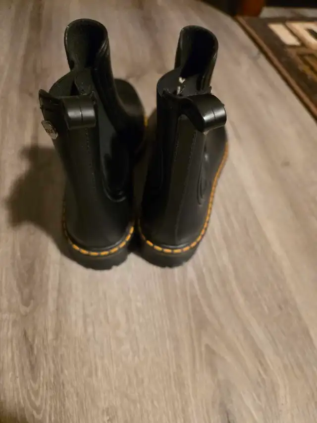 Igor Chelsea Boots537090606980802562