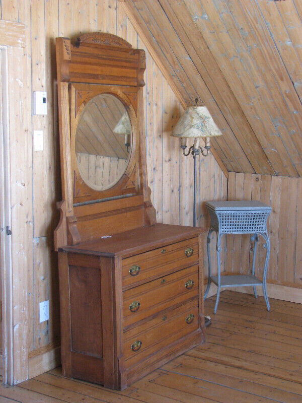 Bureau antique. dans Bureaux  à Victoriaville