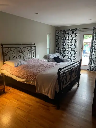Room available for rent in a quiet home located in the desirable Valleyview area of Kamloops. This p...