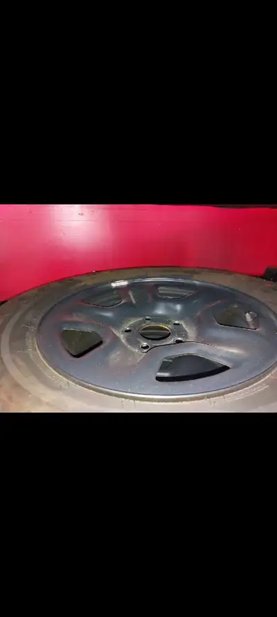 245 75 17 jeep tires and rims 400kms on them 600 or b/o 416 358 7157