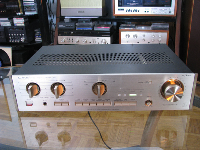 Luxman L-235 integrated amplifier in Stereo Systems & Home Theatre in Gatineau