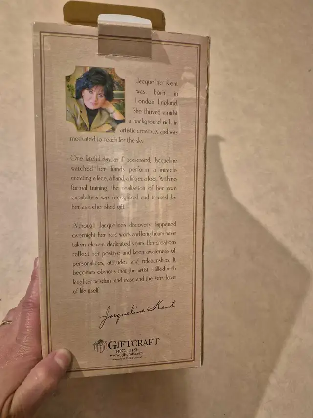 Vintage Collectible Porcelain Doll – Grandma Figure by Giftcraft in Toys & Games in Napanee - Image 4