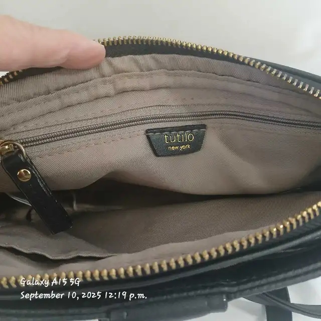 Tutilo New York Hand Bag for women in Bags & Luggage in St. Catharines - Image 6