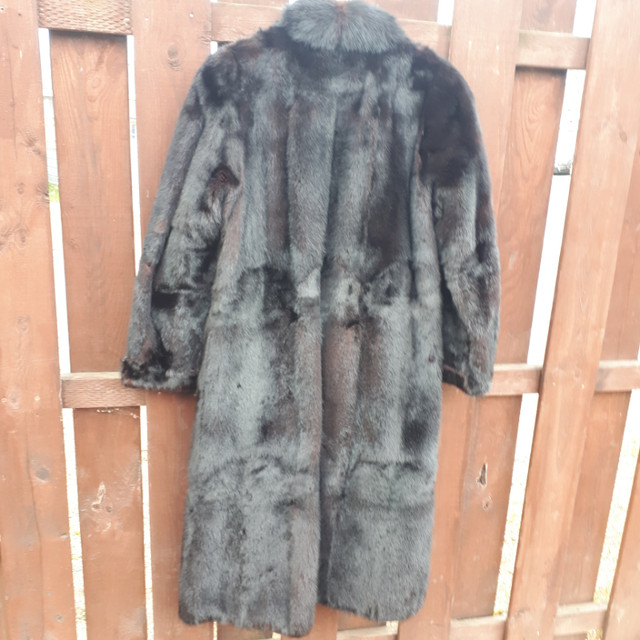 Black Mink Real long  Fur Coat Med/ L  no tag Custom made in Women's - Tops & Outerwear in Ottawa - Image 2