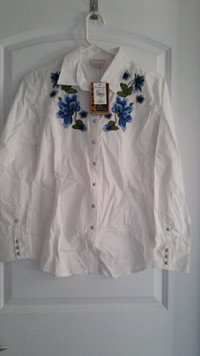 New -- Beautiful  "Ariat" Western Blouse -- Med. --  Yorkton