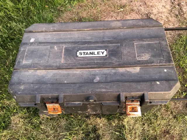 Stanley mobile tool chest in Tool Storage & Benches in Barrie - Image 3