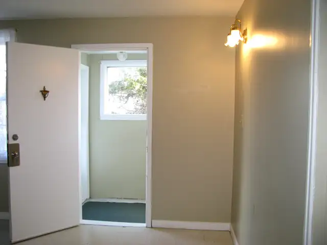 HEATED 1-BEDROOM APT. CENTRAL