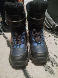 Winter boots size US 5 mens 