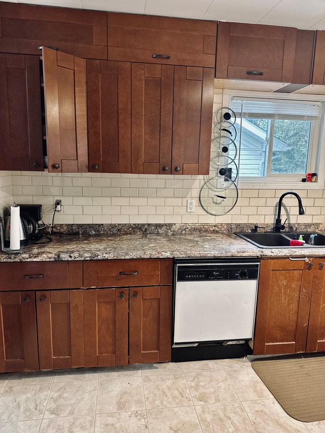 Kindersley 3 Bedroom Main level house for rent. Long Term Rentals