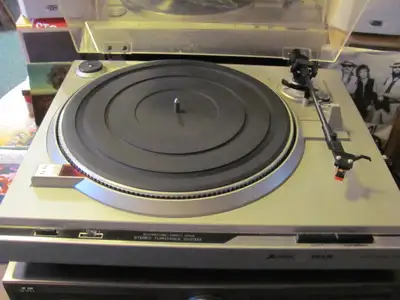 Spectrum  DDS-33 Turntable, View more