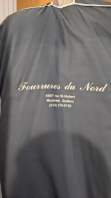 Manteau de vison (véritable fourrure) in Women's - Tops & Outerwear in City of Montréal - Image 7