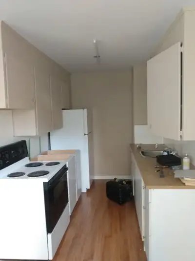 TWO-BEDROOM APARTMENTS FOR RENT ON DUNDAS STREET IN WHITBY BETWEEN ANDRESON AND GARDEN STREET, VERY...