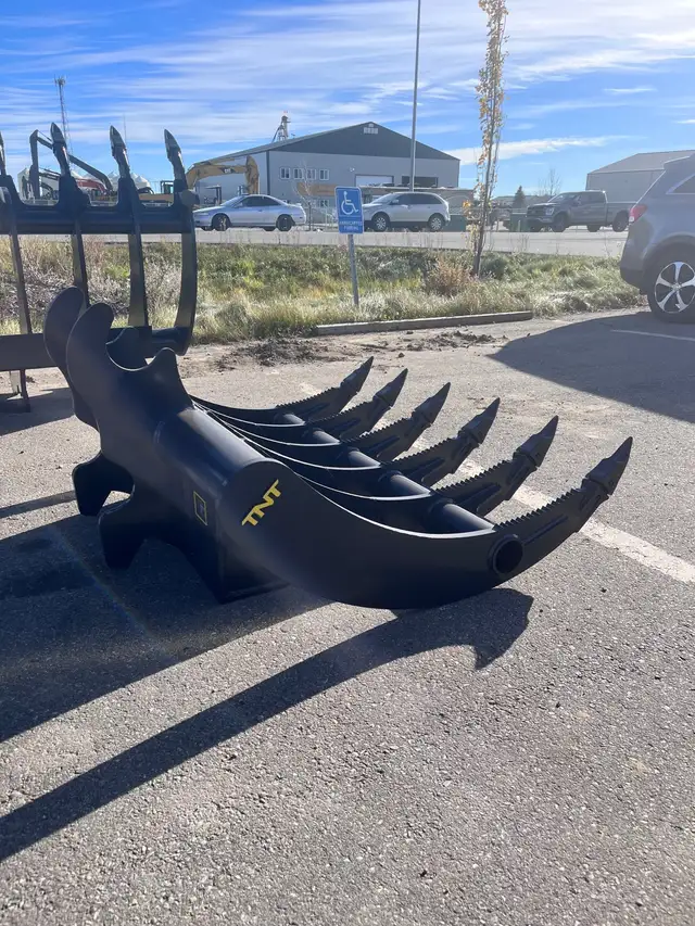 Excavator brush rakes  in Heavy Equipment Parts & Accessories in Prince George - Image 2