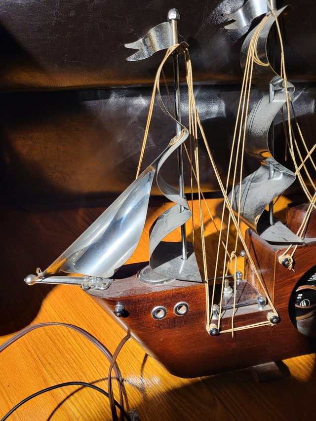 Ship clock lamp in Arts & Collectibles in St. Catharines - Image 4