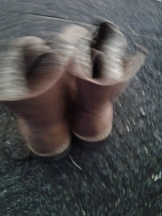 Women winter boots size 5.5 in Women's - Shoes in Calgary - Image 5