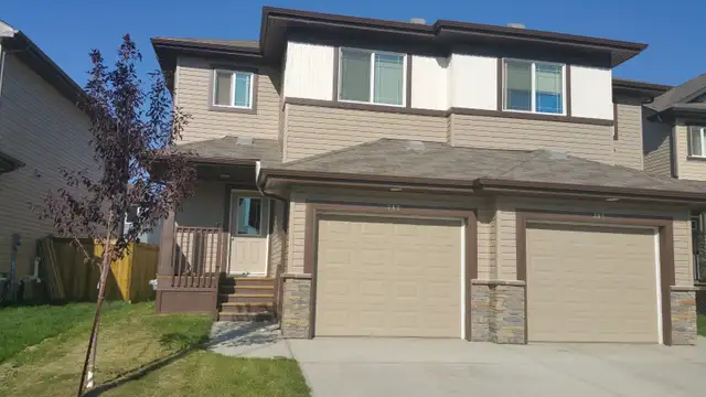 Pet Friendly Newer 3 BDRM duplex with Garage in Windermere