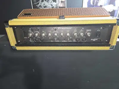 Traynor DynaBass 400 Watt Bass Head and Gator Tweed Case, View more