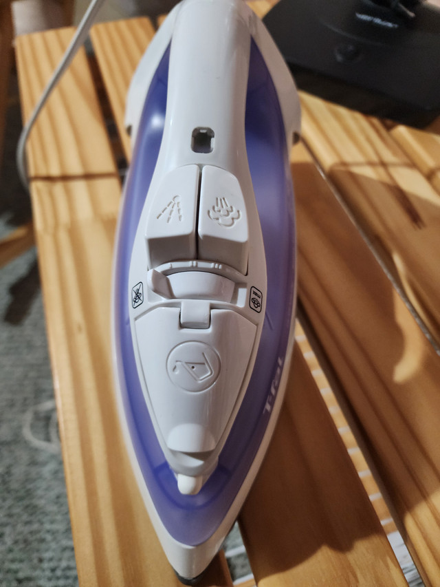 T-Fal Iron Ultraglide Diffusion in Irons & Garment Steamers in Strathcona County - Image 3