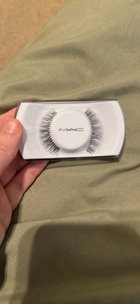 Mac 4 idol lash brand new