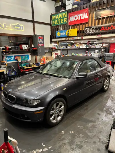 I am selling a 2006 BMW 325ci convertible, a stylish and fun-to-drive vehicle. This used BMW feature...