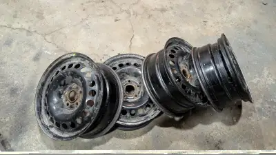 4 jantes (rim) en acier 16 pouces Bolt pattern: 5-105 Était sur Chevrolet Bolt 2019