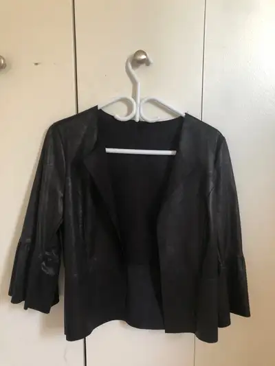 Unbranded Size: Small Color: Black Still available if ad is up. Check out my other listings.