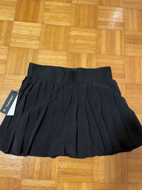 Aritzia NEW TNA Action - tennis skirt with shorts