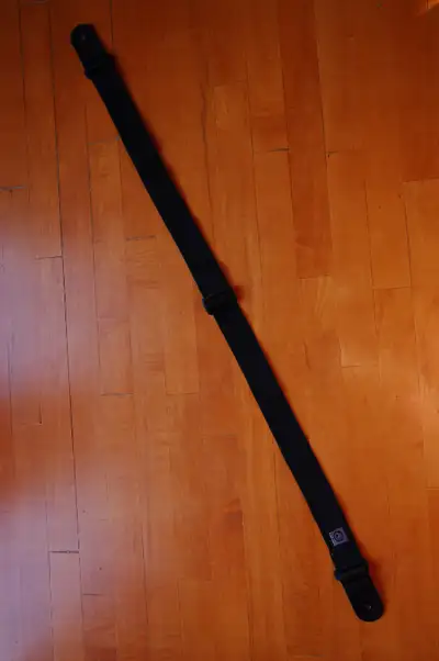 PLANET WAVES BLACK GUITAR STRAP LIKE NEW, 4.5 CM W X 150 CM LONG, View more