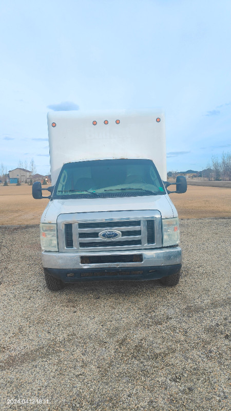 2008 E450 Cube Van in Cars & Trucks in Winnipeg - Image 2