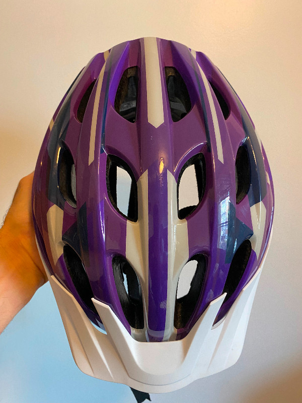 CCM Bike Helmet Casque Velo Large / Grand 58-62 cm dans Vêtements, chaussures et accessoires  à Ville de Montréal - Image 2