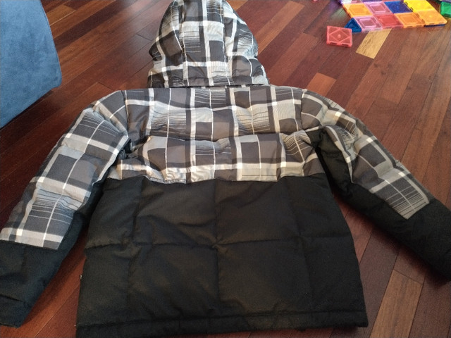 Manteau d'hiver pour enfant grS(7/8) dans Vêtements - 5T  à Laval/Rive Nord - Image 3