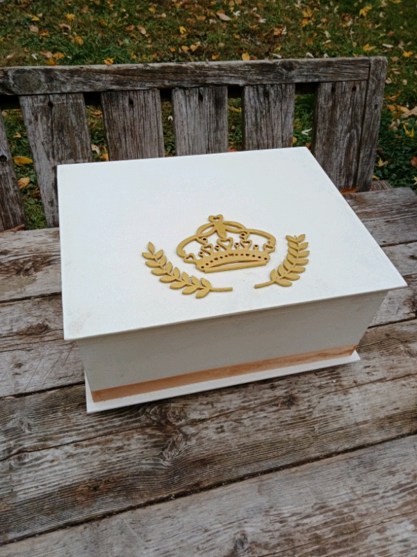 Wooden Keepsake Box, Can Be Painted, 6"H x 12.25"W x 10"D in Arts & Collectibles in Oshawa / Durham Region - Image 3