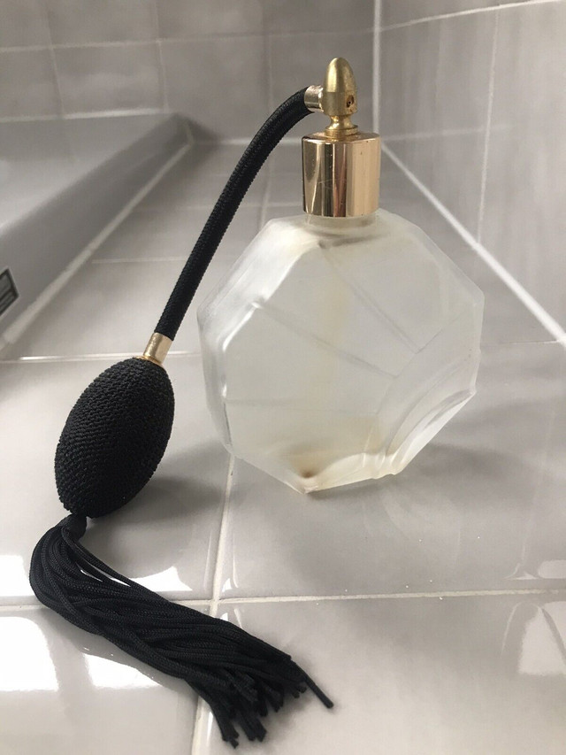 Parfum dispenser in Home Décor & Accents in Oshawa / Durham Region
