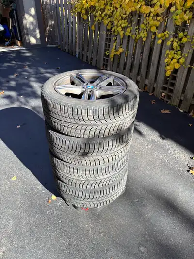 17 “ inch Aluminum Allow Wheels which were previously used on a 2018 BMW 4 series. comes with Michel...