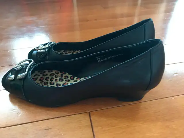Shoes in Women's - Shoes in Calgary - Image 3