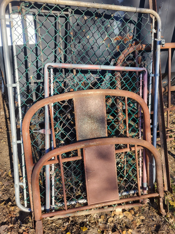 2 Chain Link Gates $50 in Decks & Fences in Regina - Image 3