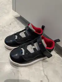 Kid Air Jordan Shoes size US 9